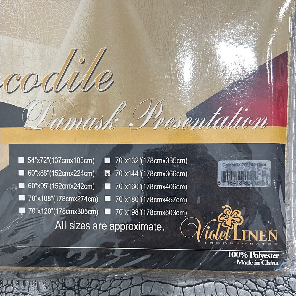 Crocodile Gold Damask Tablecloth BRAND NEW 70x144 - Picture 2 of 4